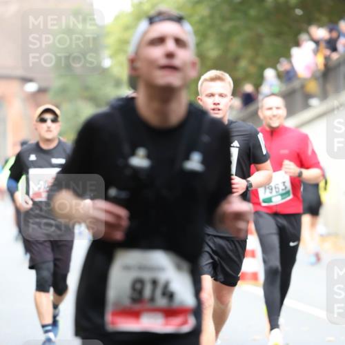 05.10.2025 - 20. swb-Marathon Bremen Michael Strokosch http://msf.ph/oto/9214722 05.10.2025 12:38:33 Laufen 50, 418, 1963 meine-sportfotos.de