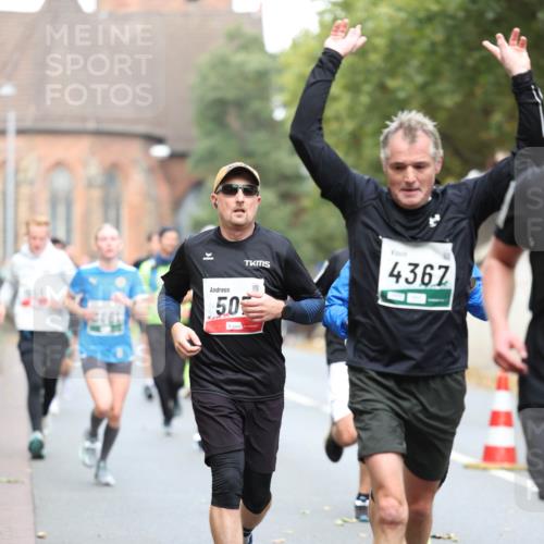 05.10.2025 - 20. swb-Marathon Bremen Michael Strokosch http://msf.ph/oto/9214723 05.10.2025 12:38:34 Laufen 1641, 50, 4367 meine-sportfotos.de