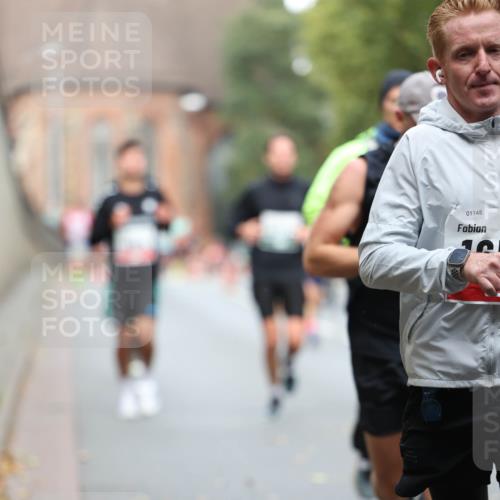 05.10.2025 - 20. swb-Marathon Bremen Michael Strokosch http://msf.ph/oto/9214734 05.10.2025 12:38:39 Laufen 01148 meine-sportfotos.de