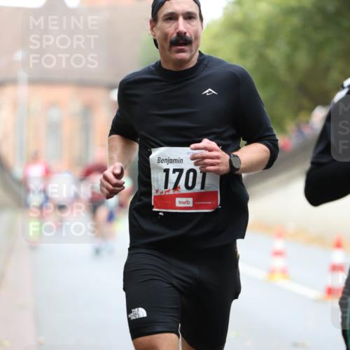 05.10.2025 - 20. swb-Marathon Bremen Michael Strokosch http://msf.ph/oto/9214739 05.10.2025 12:38:43 Laufen 1701 meine-sportfotos.de