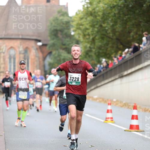 05.10.2025 - 20. swb-Marathon Bremen Michael Strokosch http://msf.ph/oto/9214742 05.10.2025 12:38:48 Laufen 3228 meine-sportfotos.de