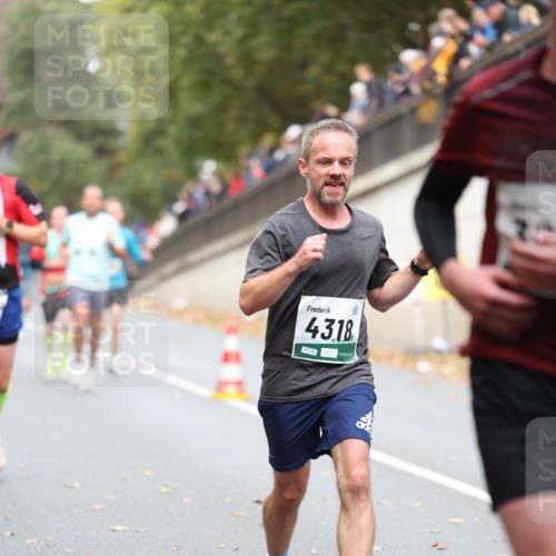 05.10.2025 - 20. swb-Marathon Bremen Michael Strokosch http://msf.ph/oto/9214749 05.10.2025 12:38:50 Laufen 43, 18, 07139 meine-sportfotos.de