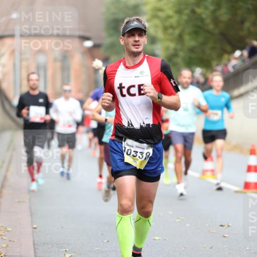 05.10.2025 - 20. swb-Marathon Bremen Michael Strokosch http://msf.ph/oto/9214753 05.10.2025 12:38:52 Laufen 0338 meine-sportfotos.de