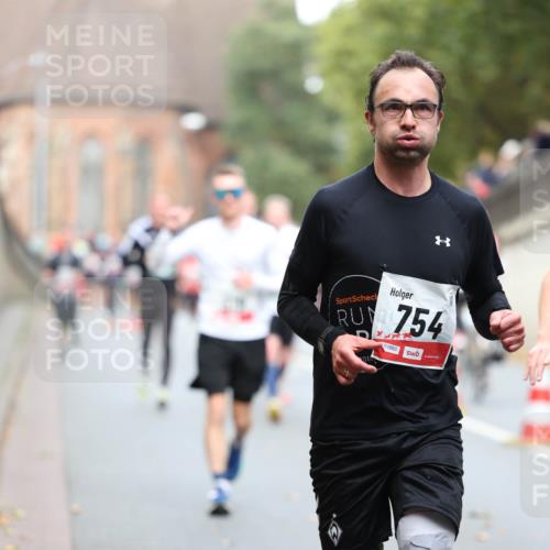 05.10.2025 - 20. swb-Marathon Bremen Michael Strokosch http://msf.ph/oto/9214759 05.10.2025 12:38:56 Laufen 754, 01660, 1660 meine-sportfotos.de
