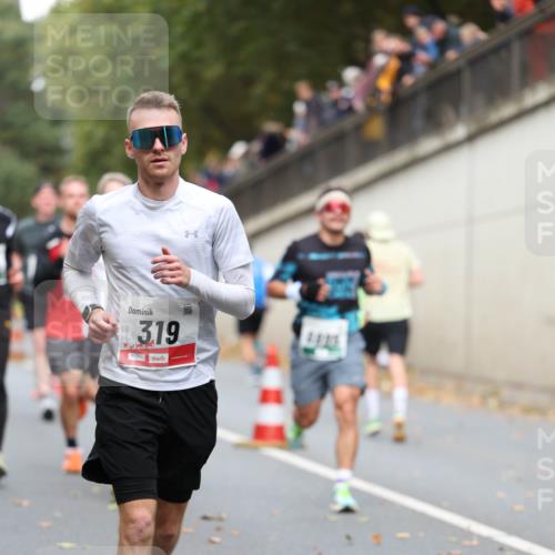05.10.2025 - 20. swb-Marathon Bremen Michael Strokosch http://msf.ph/oto/9214764 05.10.2025 12:38:58 Laufen 3, 19, 01782 meine-sportfotos.de