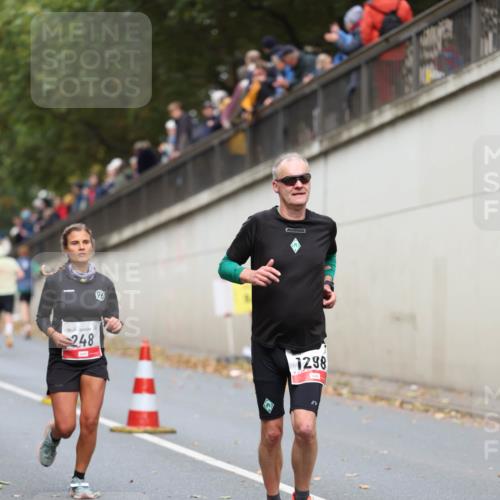 05.10.2025 - 20. swb-Marathon Bremen Michael Strokosch http://msf.ph/oto/9214773 05.10.2025 12:39:04 Laufen 248, 1298 meine-sportfotos.de