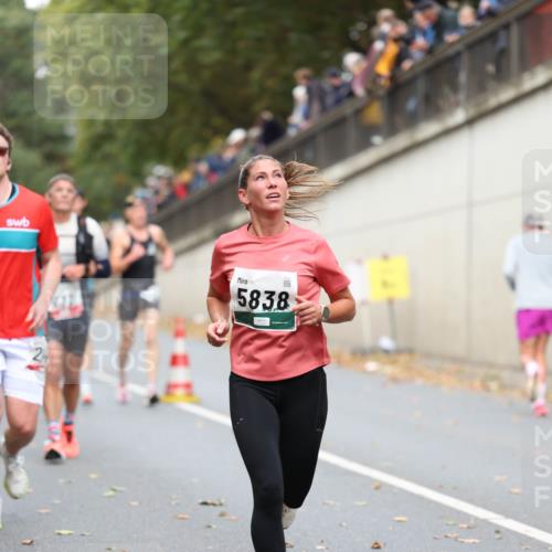 05.10.2025 - 20. swb-Marathon Bremen Michael Strokosch http://msf.ph/oto/9214779 05.10.2025 12:39:09 Laufen 5838 meine-sportfotos.de