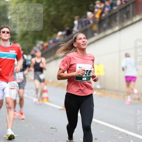 05.10.2025 - 20. swb-Marathon Bremen Michael Strokosch http://msf.ph/oto/9214780 05.10.2025 12:39:09 Laufen 21, 38 meine-sportfotos.de