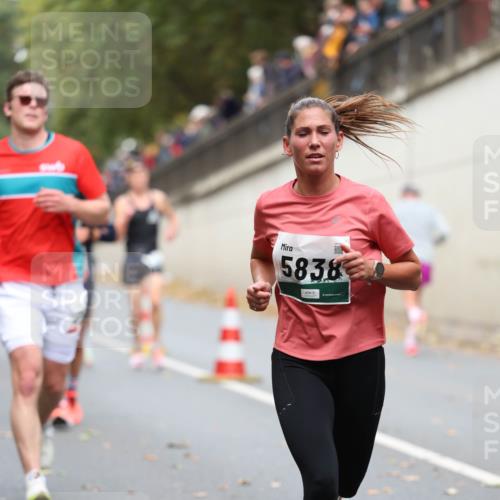 05.10.2025 - 20. swb-Marathon Bremen Michael Strokosch http://msf.ph/oto/9214782 05.10.2025 12:39:09 Laufen 5838 meine-sportfotos.de