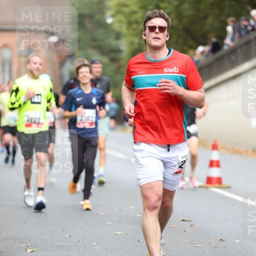05.10.2025 - 20. swb-Marathon Bremen Michael Strokosch http://msf.ph/oto/9214783 05.10.2025 12:39:10 Laufen 2162 meine-sportfotos.de