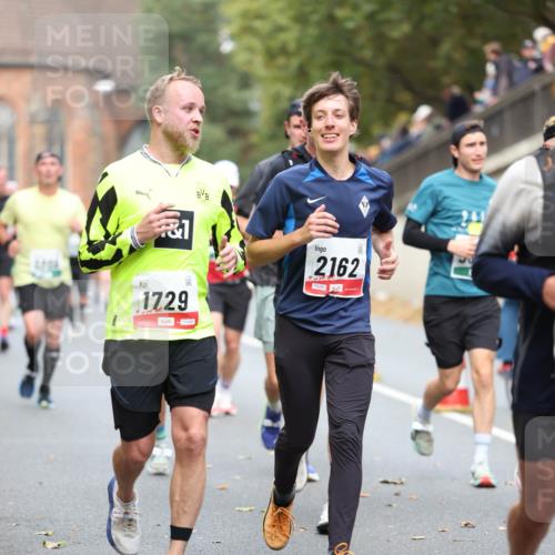 05.10.2025 - 20. swb-Marathon Bremen Michael Strokosch http://msf.ph/oto/9214787 05.10.2025 12:39:12 Laufen 1729, 00294, 2162 meine-sportfotos.de