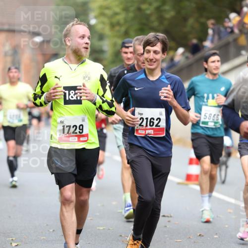 05.10.2025 - 20. swb-Marathon Bremen Michael Strokosch http://msf.ph/oto/9214788 05.10.2025 12:39:13 Laufen 1, 1729, 2162, 00286, 1, 5865 meine-sportfotos.de