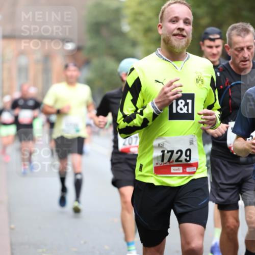 05.10.2025 - 20. swb-Marathon Bremen Michael Strokosch http://msf.ph/oto/9214791 05.10.2025 12:39:14 Laufen 1, 1, 207, 1729, 00294 meine-sportfotos.de