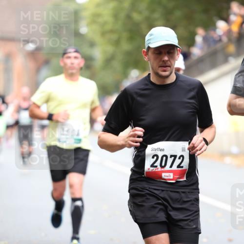 05.10.2025 - 20. swb-Marathon Bremen Michael Strokosch http://msf.ph/oto/9214794 05.10.2025 12:39:15 Laufen 2072 meine-sportfotos.de