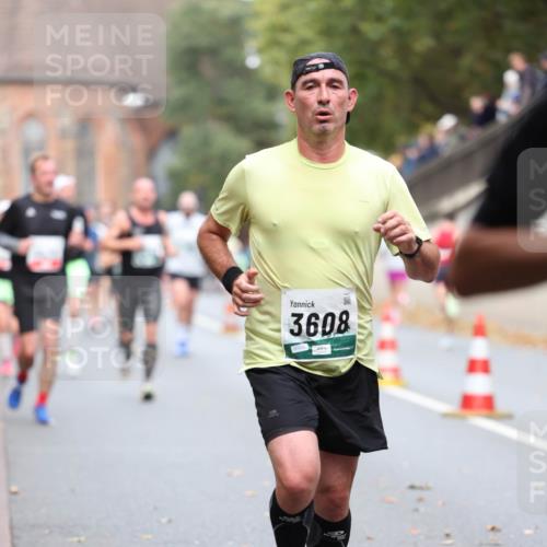 05.10.2025 - 20. swb-Marathon Bremen Michael Strokosch http://msf.ph/oto/9214795 05.10.2025 12:39:16 Laufen 3608, 05522, 7 meine-sportfotos.de