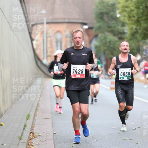 05.10.2025 - 20. swb-Marathon Bremen Michael Strokosch http://msf.ph/oto/9214800 05.10.2025 12:39:18 Laufen 1428, 6066 meine-sportfotos.de