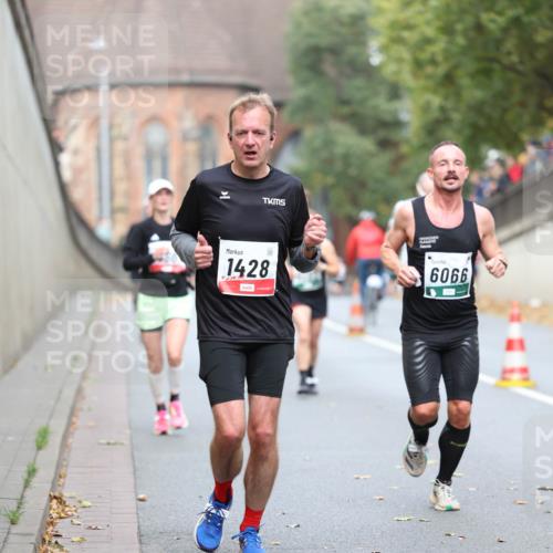 05.10.2025 - 20. swb-Marathon Bremen Michael Strokosch http://msf.ph/oto/9214802 05.10.2025 12:39:19 Laufen 1428, 6066 meine-sportfotos.de