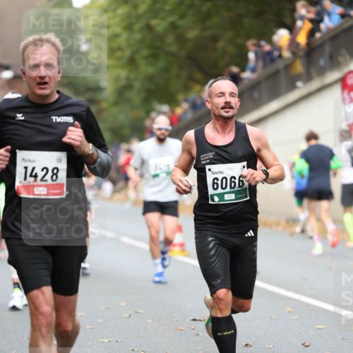 05.10.2025 - 20. swb-Marathon Bremen Michael Strokosch http://msf.ph/oto/9214804 05.10.2025 12:39:20 Laufen 1428, 6066 meine-sportfotos.de