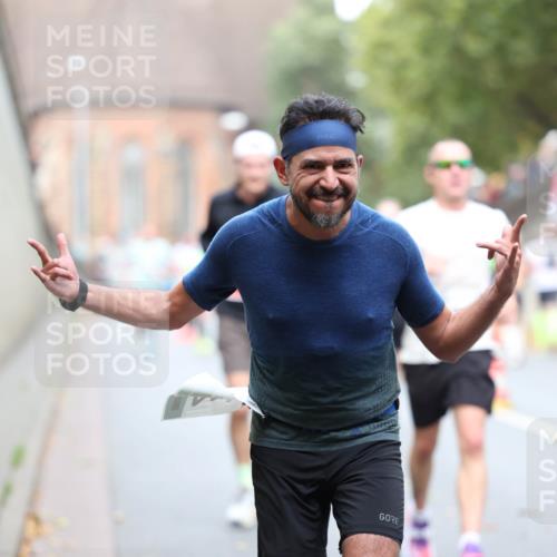 05.10.2025 - 20. swb-Marathon Bremen Michael Strokosch http://msf.ph/oto/9214814 05.10.2025 12:39:25 Laufen  meine-sportfotos.de