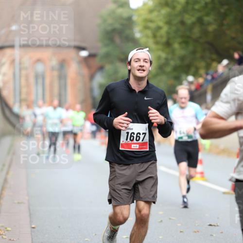 05.10.2025 - 20. swb-Marathon Bremen Michael Strokosch http://msf.ph/oto/9214816 05.10.2025 12:39:26 Laufen 1667 meine-sportfotos.de