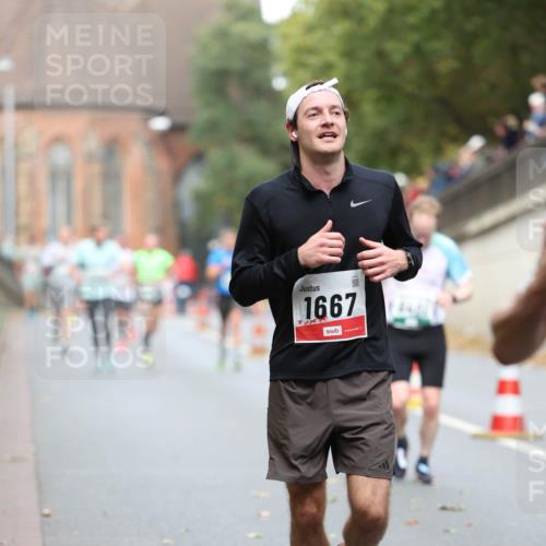 05.10.2025 - 20. swb-Marathon Bremen Michael Strokosch http://msf.ph/oto/9214818 05.10.2025 12:39:27 Laufen 1667 meine-sportfotos.de