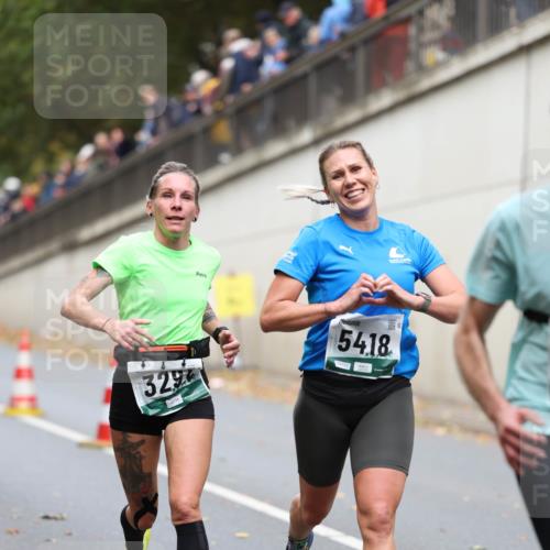 05.10.2025 - 20. swb-Marathon Bremen Michael Strokosch http://msf.ph/oto/9214824 05.10.2025 12:39:34 Laufen 329, 04134, 5418, 04133 meine-sportfotos.de
