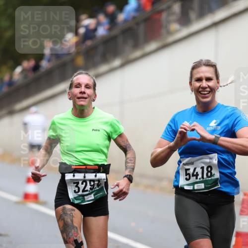 05.10.2025 - 20. swb-Marathon Bremen Michael Strokosch http://msf.ph/oto/9214826 05.10.2025 12:39:34 Laufen 329, 04134, 54, 18, 04133, 8 meine-sportfotos.de