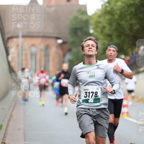 05.10.2025 - 20. swb-Marathon Bremen Michael Strokosch http://msf.ph/oto/9214828 05.10.2025 12:39:36 Laufen 2025, 3178 meine-sportfotos.de