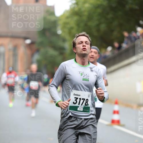 05.10.2025 - 20. swb-Marathon Bremen Michael Strokosch http://msf.ph/oto/9214830 05.10.2025 12:39:36 Laufen 2025, 3178, 05657 meine-sportfotos.de
