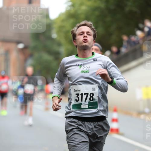 05.10.2025 - 20. swb-Marathon Bremen Michael Strokosch http://msf.ph/oto/9214831 05.10.2025 12:39:37 Laufen 2025, 3178, 05657 meine-sportfotos.de