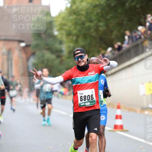 05.10.2025 - 20. swb-Marathon Bremen Michael Strokosch http://msf.ph/oto/9214843 05.10.2025 12:39:43 Laufen 6806 meine-sportfotos.de
