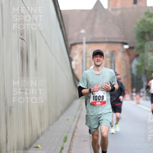 05.10.2025 - 20. swb-Marathon Bremen Michael Strokosch http://msf.ph/oto/9214846 05.10.2025 12:39:45 Laufen 1009 meine-sportfotos.de