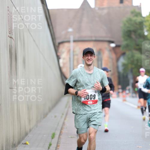 05.10.2025 - 20. swb-Marathon Bremen Michael Strokosch http://msf.ph/oto/9214847 05.10.2025 12:39:45 Laufen 009 meine-sportfotos.de