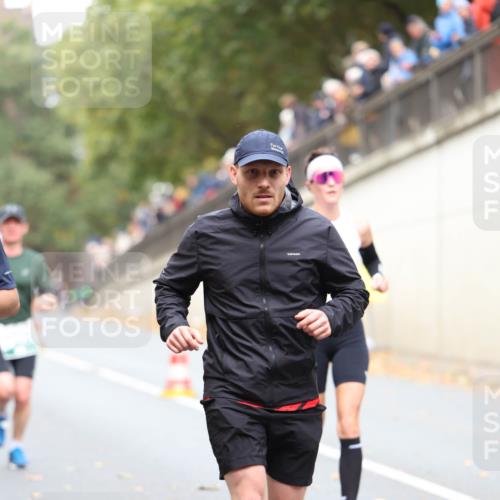 05.10.2025 - 20. swb-Marathon Bremen Michael Strokosch http://msf.ph/oto/9214855 05.10.2025 12:39:49 Laufen  meine-sportfotos.de