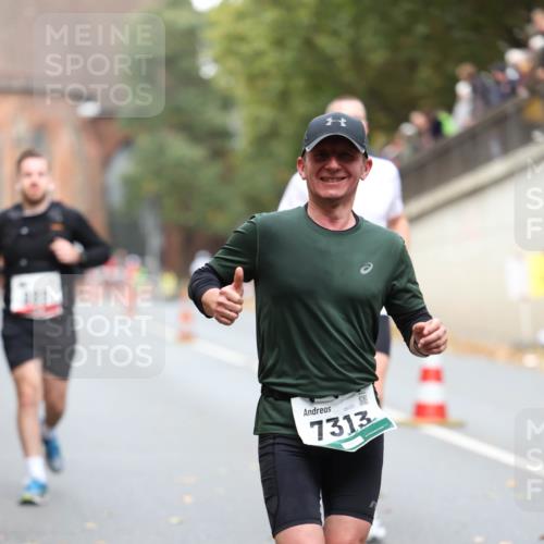 05.10.2025 - 20. swb-Marathon Bremen Michael Strokosch http://msf.ph/oto/9214859 05.10.2025 12:39:52 Laufen 08322, 7313 meine-sportfotos.de