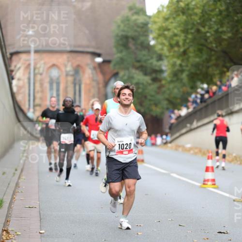 05.10.2025 - 20. swb-Marathon Bremen Michael Strokosch http://msf.ph/oto/9214866 05.10.2025 12:39:58 Laufen 1020 meine-sportfotos.de