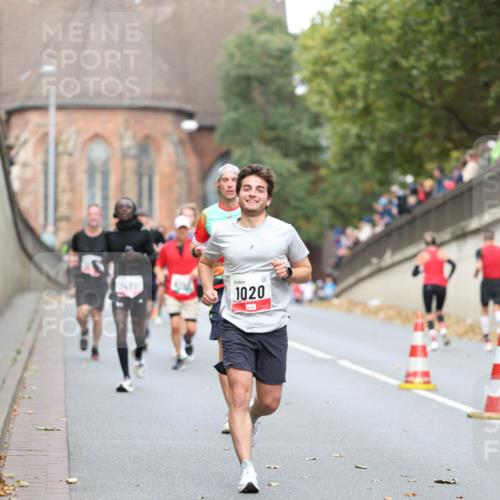 05.10.2025 - 20. swb-Marathon Bremen Michael Strokosch http://msf.ph/oto/9214867 05.10.2025 12:39:58 Laufen 1020 meine-sportfotos.de