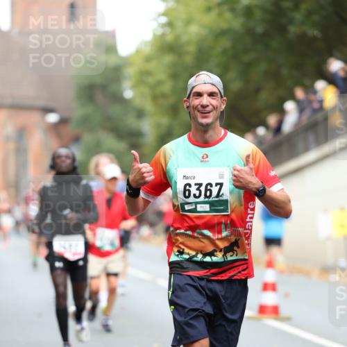 05.10.2025 - 20. swb-Marathon Bremen Michael Strokosch http://msf.ph/oto/9214876 05.10.2025 12:40:01 Laufen 6367 meine-sportfotos.de