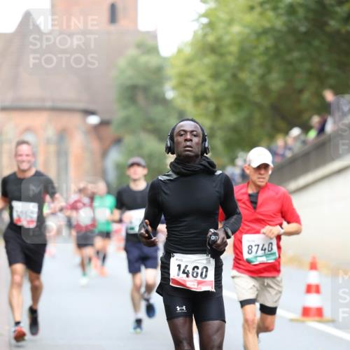 05.10.2025 - 20. swb-Marathon Bremen Michael Strokosch http://msf.ph/oto/9214880 05.10.2025 12:40:03 Laufen 1460, 8740 meine-sportfotos.de