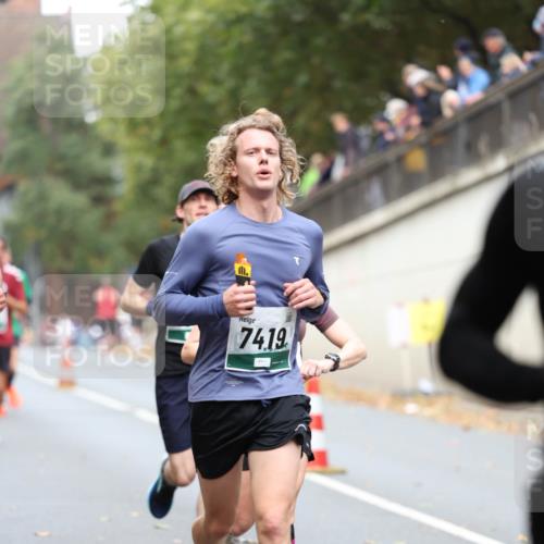 05.10.2025 - 20. swb-Marathon Bremen Michael Strokosch http://msf.ph/oto/9214883 05.10.2025 12:40:05 Laufen 74, 19 meine-sportfotos.de