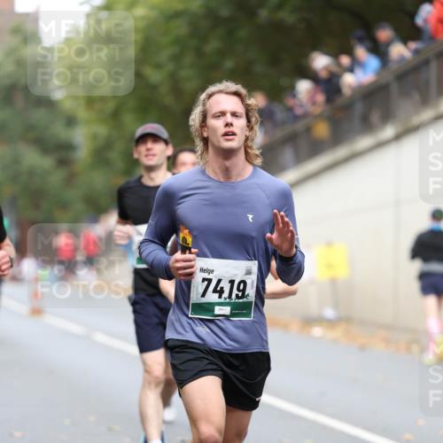 05.10.2025 - 20. swb-Marathon Bremen Michael Strokosch http://msf.ph/oto/9214884 05.10.2025 12:40:05 Laufen 74, 19 meine-sportfotos.de