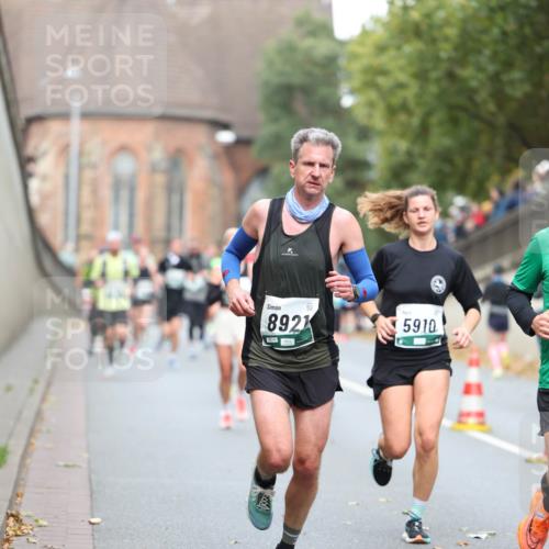 05.10.2025 - 20. swb-Marathon Bremen Michael Strokosch http://msf.ph/oto/9214891 05.10.2025 12:40:11 Laufen 8921, 5910 meine-sportfotos.de