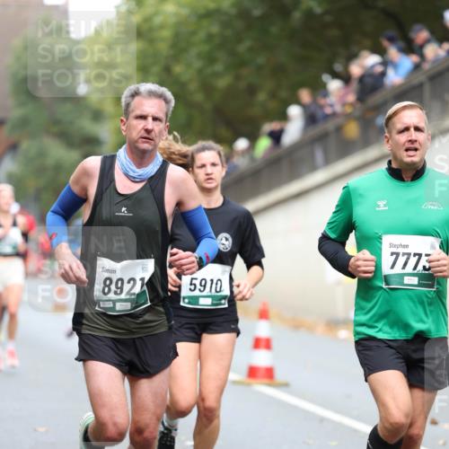 05.10.2025 - 20. swb-Marathon Bremen Michael Strokosch http://msf.ph/oto/9214894 05.10.2025 12:40:11 Laufen 8921, 5910, 7773 meine-sportfotos.de
