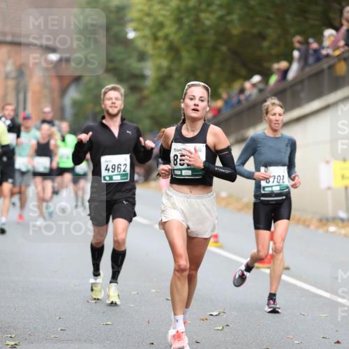 05.10.2025 - 20. swb-Marathon Bremen Michael Strokosch http://msf.ph/oto/9214897 05.10.2025 12:40:15 Laufen 4962, 85, 8701 meine-sportfotos.de
