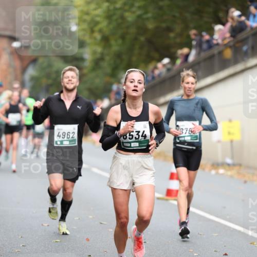 05.10.2025 - 20. swb-Marathon Bremen Michael Strokosch http://msf.ph/oto/9214898 05.10.2025 12:40:15 Laufen 376, 4962, 6534 meine-sportfotos.de