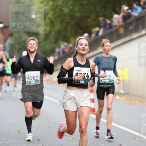 05.10.2025 - 20. swb-Marathon Bremen Michael Strokosch http://msf.ph/oto/9214899 05.10.2025 12:40:15 Laufen 4962, 34 meine-sportfotos.de