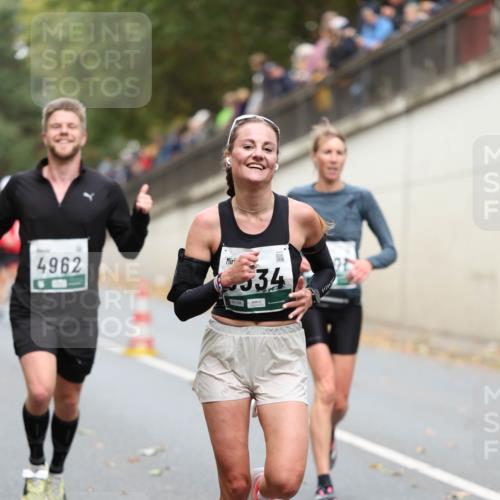 05.10.2025 - 20. swb-Marathon Bremen Michael Strokosch http://msf.ph/oto/9214901 05.10.2025 12:40:16 Laufen 4962, 34 meine-sportfotos.de