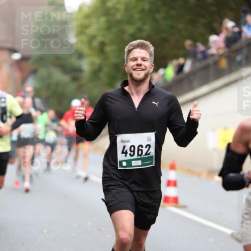 05.10.2025 - 20. swb-Marathon Bremen Michael Strokosch http://msf.ph/oto/9214902 05.10.2025 12:40:16 Laufen 4962 meine-sportfotos.de