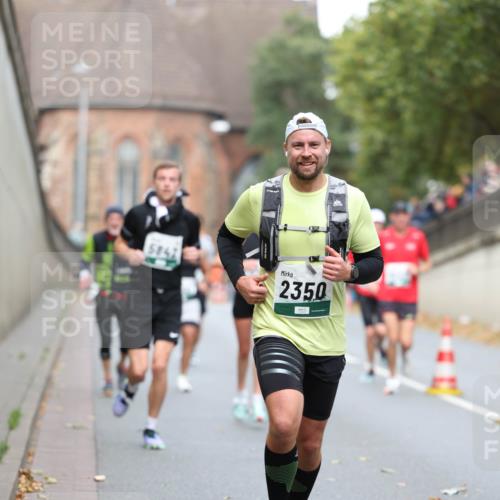 05.10.2025 - 20. swb-Marathon Bremen Michael Strokosch http://msf.ph/oto/9214905 05.10.2025 12:40:17 Laufen 5842, 2350 meine-sportfotos.de