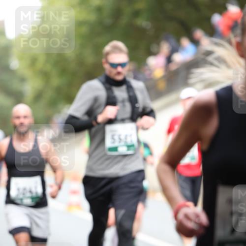 05.10.2025 - 20. swb-Marathon Bremen Michael Strokosch http://msf.ph/oto/9214916 05.10.2025 12:40:22 Laufen 5841, 7 meine-sportfotos.de